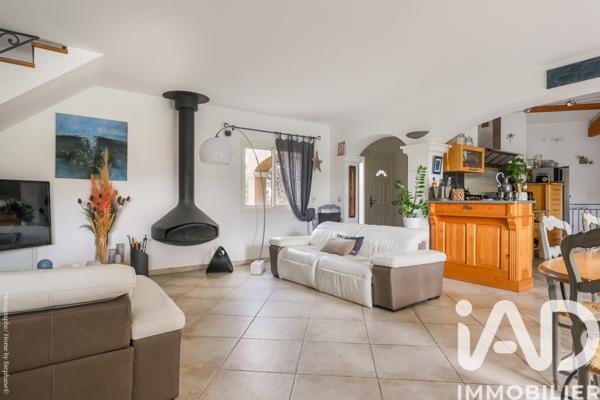 Maison à vendre 7 pièces 210 m² Saint-Zacharie