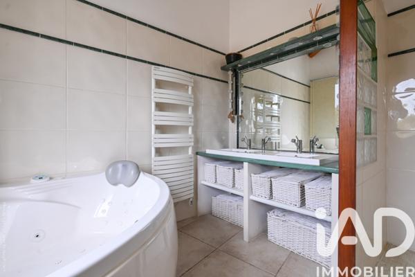 Maison à vendre 7 pièces 210 m² Saint-Zacharie