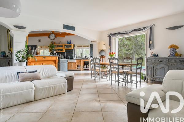 Maison à vendre 7 pièces 210 m² Saint-Zacharie