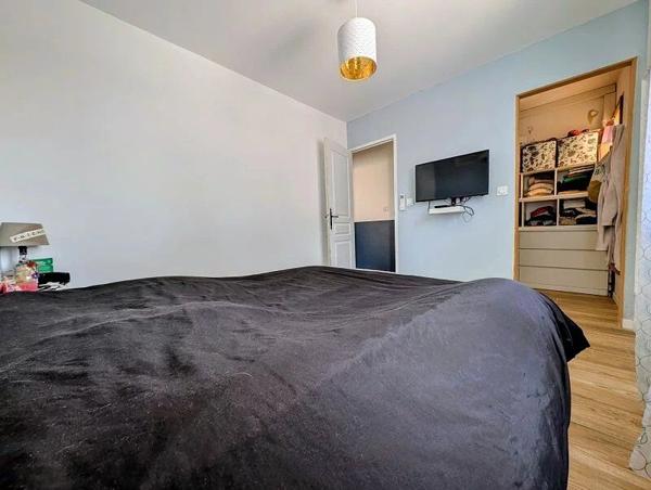 Vente                                                      Maison
                        
                     4 pièces                      94 m2                     à Saint-Chamas