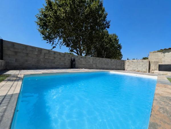 Vente                                                      Maison
                        
                     4 pièces                      94 m2                     à Saint-Chamas