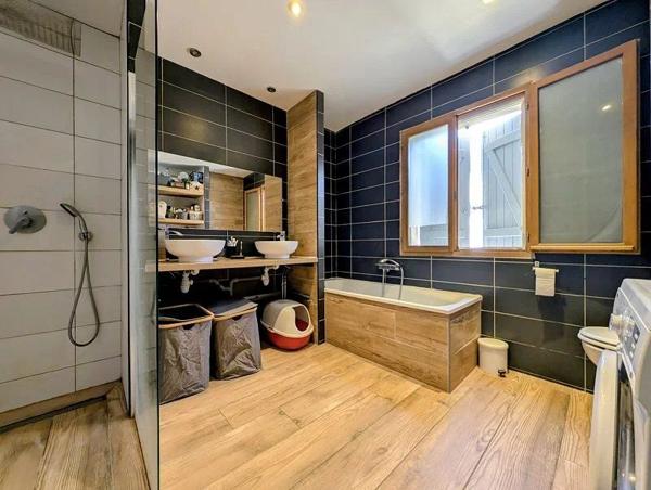 Vente                                                      Maison
                        
                     4 pièces                      94 m2                     à Saint-Chamas