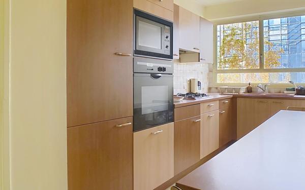 Appartement à vendre    3 pièces • 82,73 m2 Issy-les-Moulineaux