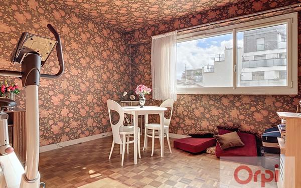 Appartement à vendre    3 pièces • 82,73 m2 Issy-les-Moulineaux
