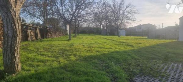 EPANNES, belle parcelle constructible de 1612 m²