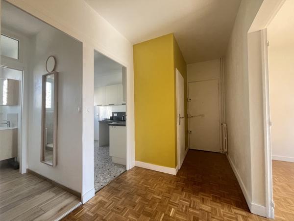 Appartement à louer 1 299 € CC Tours 5 p 99 m² DPE E