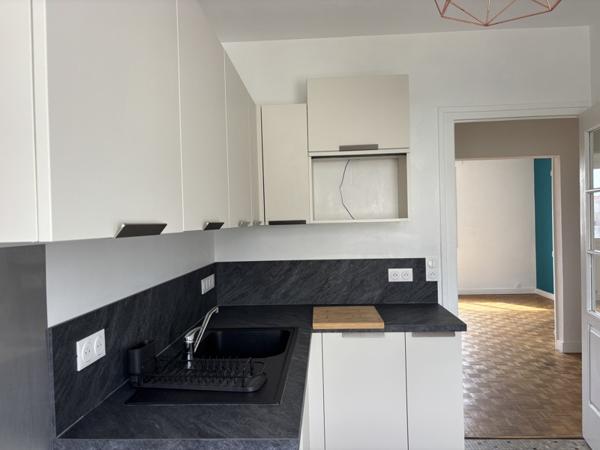 Appartement à louer 1 299 € CC Tours 5 p 99 m² DPE E