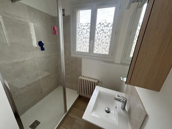 Appartement à louer 1 299 € CC Tours 5 p 99 m² DPE E