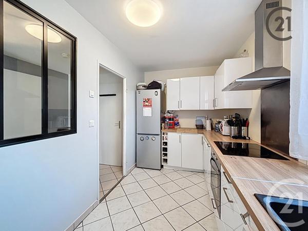 Appartement F3 à vendre  3 pièces - 63,64 m2 SAVIGNY LE TEMPLE - 77