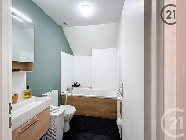 Appartement F3 à vendre  3 pièces - 63,64 m2 SAVIGNY LE TEMPLE - 77