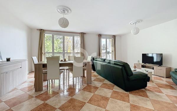 Appartement à vendre    3 pièces • 79,70 m2 Chantilly