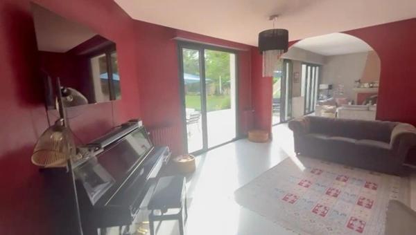 Maison d'exception dans le domaine du Lys