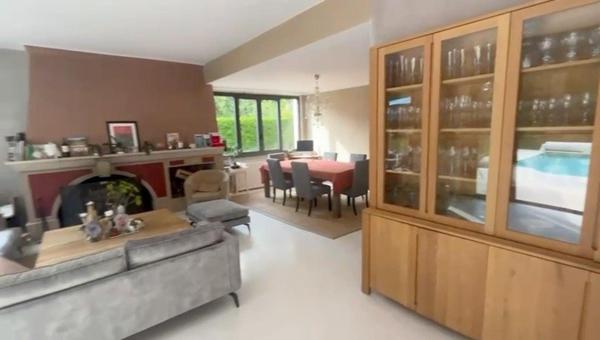 Maison d'exception dans le domaine du Lys