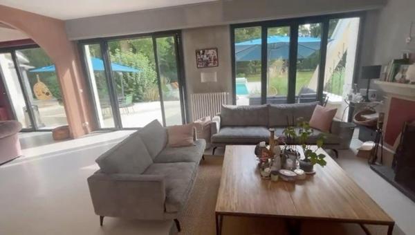 Maison d'exception dans le domaine du Lys