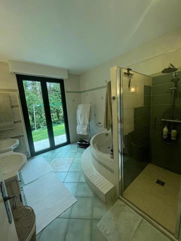 Maison d'exception dans le domaine du Lys