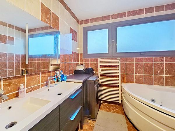 Appartement vue dégagée - 5 pièces, 3 chambres -110m2 - Séjour 50m2