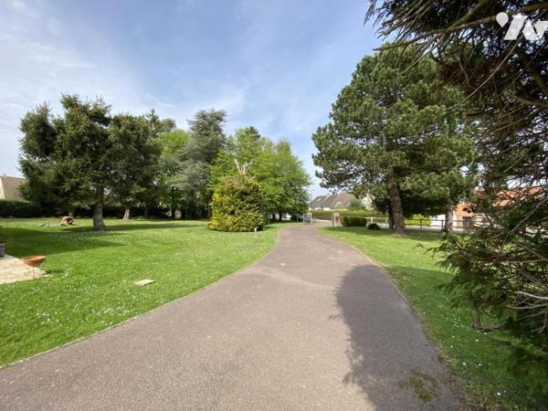 DOUVRES LA DELIVRANDE - DANS UN ENVIRONNEMENT VERDOYANT ET CALME