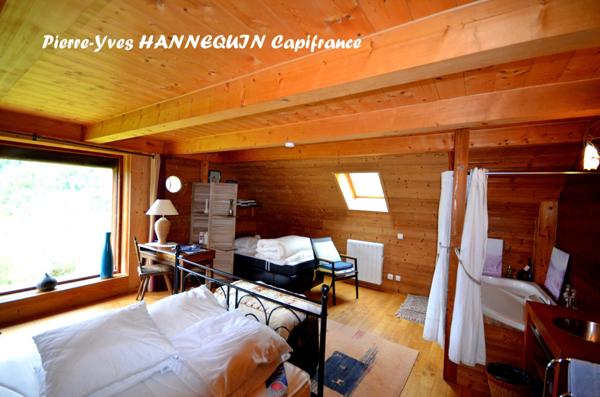 Chalet montagnard rénové avec vue imprenable – Ugine (Savoie)