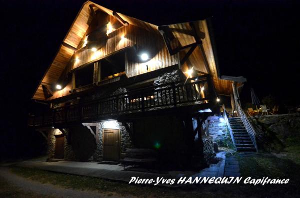 Chalet montagnard rénové avec vue imprenable – Ugine (Savoie)