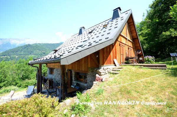 Chalet montagnard rénové avec vue imprenable – Ugine (Savoie)