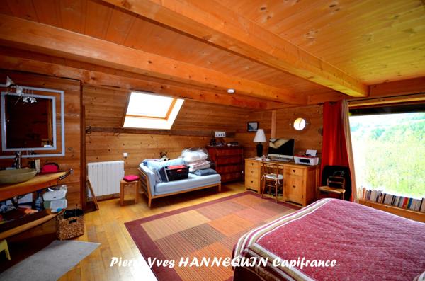 Chalet montagnard rénové avec vue imprenable – Ugine (Savoie)