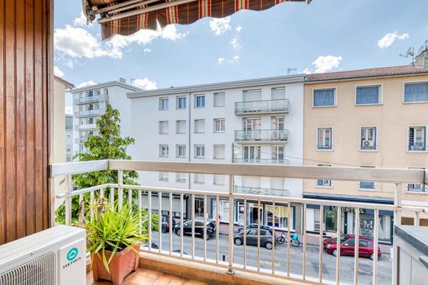 Secteur Centre-Ville: Lumineux T2 avec balcon #proximité métro ligne D