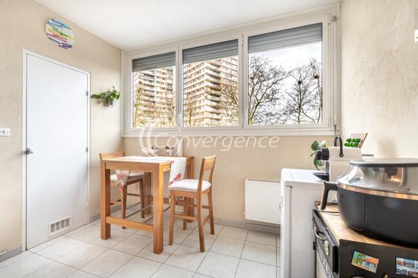 Appartement
                                                                                                                                                                                                                                                                                                                        3 pièce(s)                                                                                                                                                                                                          1 chambre(s)                                                                                                                                                                                                          63  m²