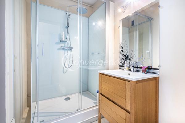 Appartement
                                                                                                                                                                                                                                                                                                                        3 pièce(s)                                                                                                                                                                                                          1 chambre(s)                                                                                                                                                                                                          63  m²