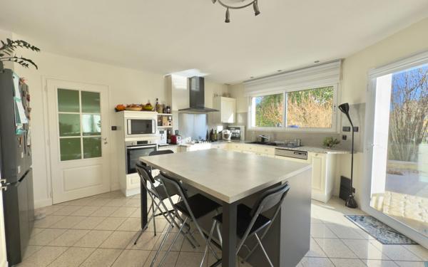 Maison à vendre    6 pièces • 145 m2 Montamisé