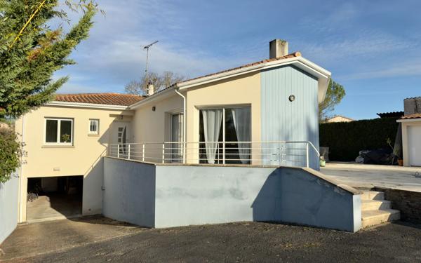 Maison à vendre    6 pièces • 145 m2 Montamisé