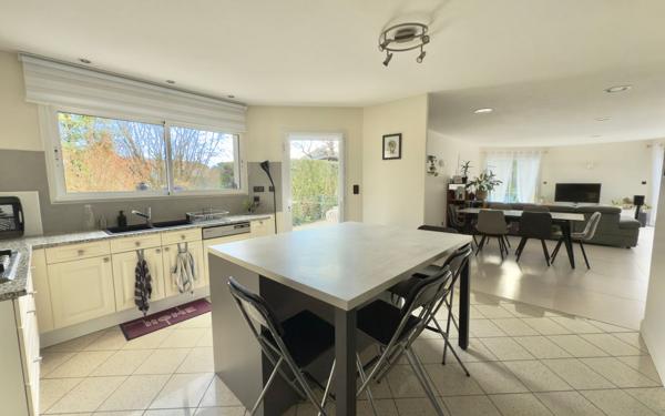 Maison à vendre    6 pièces • 145 m2 Montamisé