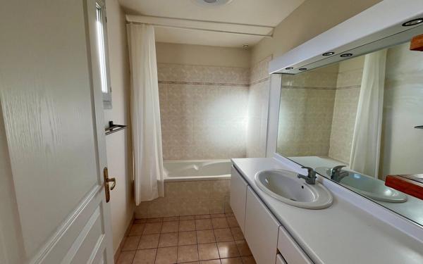 Maison à vendre    5 pièces •  Saint-Genis-Laval