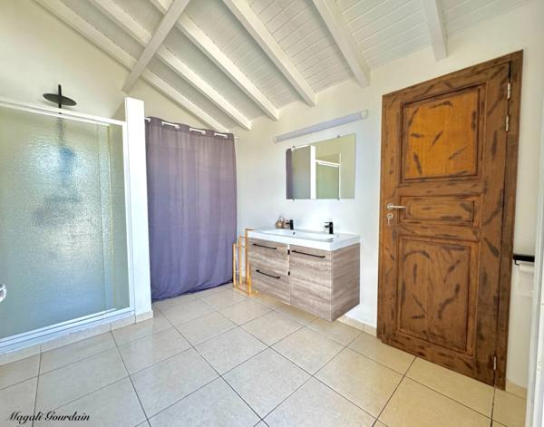 EXCLUSIVITE - VILLA D'EXCEPTION AVEC VUE MER PANORAMIQUE & ACCES PLAGE PRIVE - LE MOULE