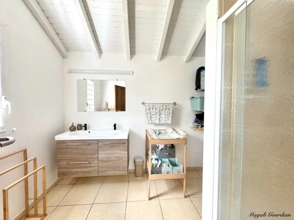 EXCLUSIVITE - VILLA D'EXCEPTION AVEC VUE MER PANORAMIQUE & ACCES PLAGE PRIVE - LE MOULE