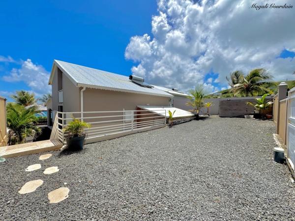 EXCLUSIVITE - VILLA D'EXCEPTION AVEC VUE MER PANORAMIQUE & ACCES PLAGE PRIVE - LE MOULE