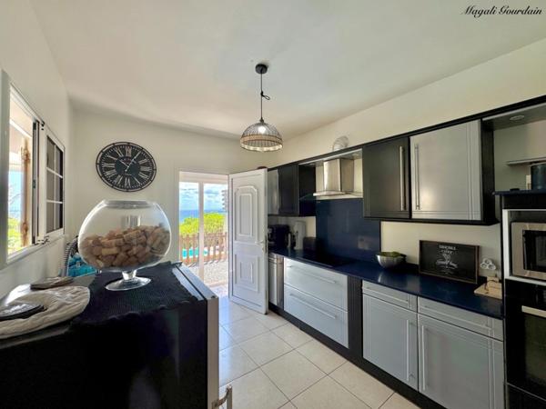 EXCLUSIVITE - VILLA D'EXCEPTION AVEC VUE MER PANORAMIQUE & ACCES PLAGE PRIVE - LE MOULE