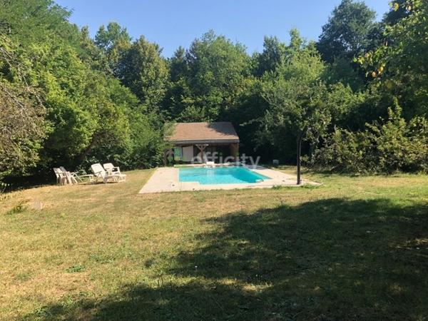 Maison 11 pièces - 338 m²