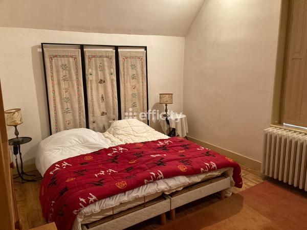 Maison 11 pièces - 338 m²