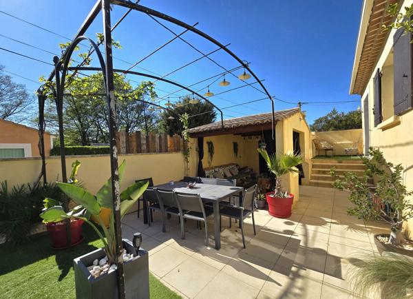 L'Isle-sur-la-Sorgue (84800) Villa 185m²- maison principale et appartement indépendant - Piscine - Terrain 728m²