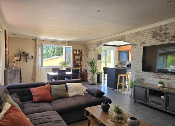 L'Isle-sur-la-Sorgue (84800) Villa 185m²- maison principale et appartement indépendant - Piscine - Terrain 728m²