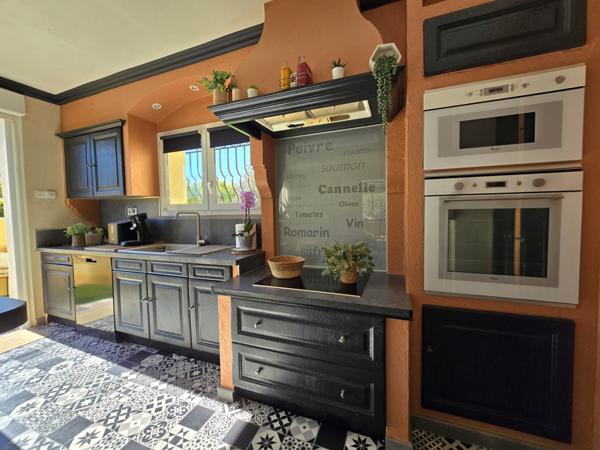 L'Isle-sur-la-Sorgue (84800) Villa 185m²- maison principale et appartement indépendant - Piscine - Terrain 728m²