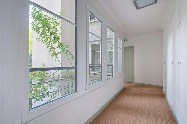 APPARTEMENT RUEIL-MALMAISON CENTRE VILLE 4 PIECES 3 CHAMBRES AVEC ASCENSEUR, BALCON, PARKING ET CAVE