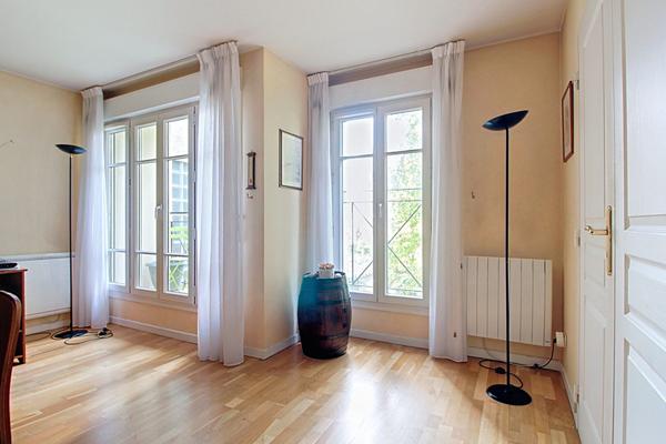 APPARTEMENT RUEIL-MALMAISON CENTRE VILLE 4 PIECES 3 CHAMBRES AVEC ASCENSEUR, BALCON, PARKING ET CAVE