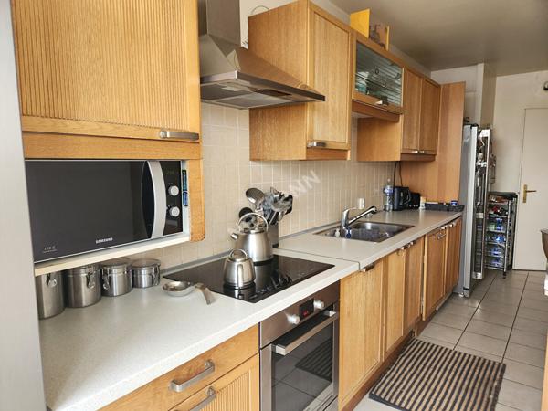 Appartement Puteaux 4 pièces de 94 m² avec cave et parking