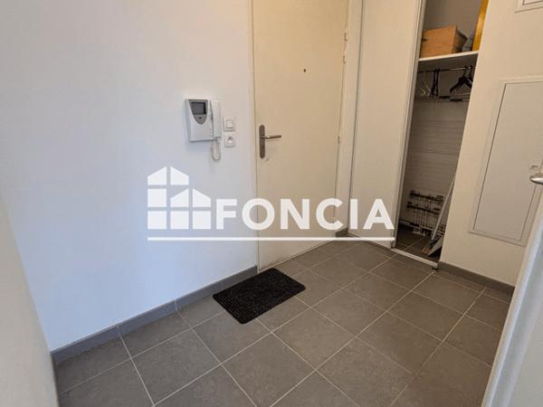 Location Studio meublé 29.47 m² - 2 PLACE KARINE RUBY Evreux 27000