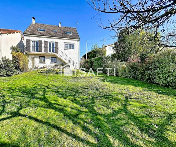 Maison individuelle avec grand séjour traversant