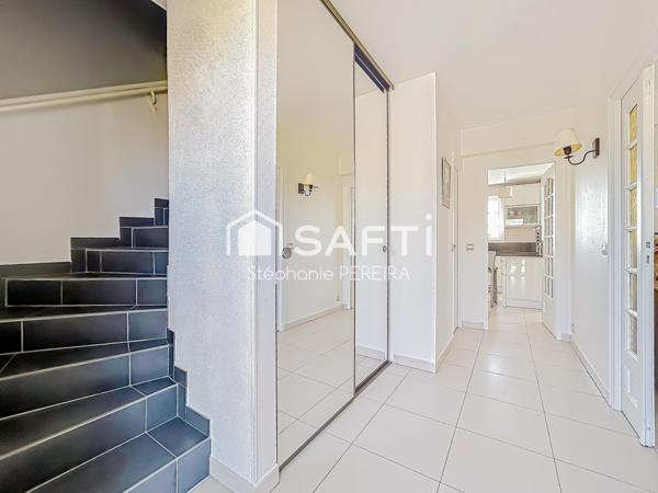 Maison individuelle avec grand séjour traversant