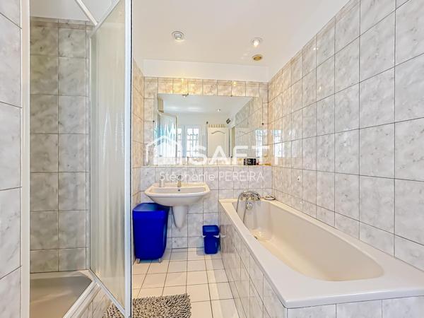 Maison individuelle avec grand séjour traversant