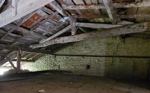 Maison à vendre    2 pièces •  Saint-Jean-d'Angély