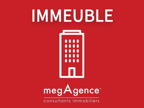 Immeuble à SAINT-JACQUES-DE-LA-LANDE, 35136 - 306m²